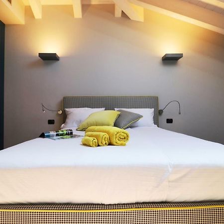 Castelli Delux Apartment Менаджо Екстериор снимка