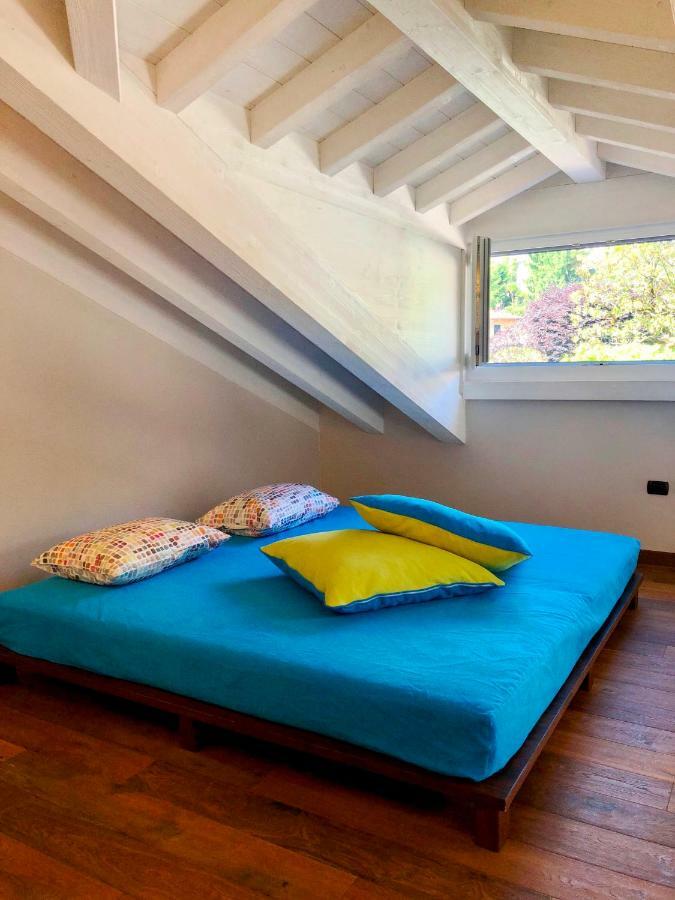 Castelli Delux Apartment Менаджо Екстериор снимка