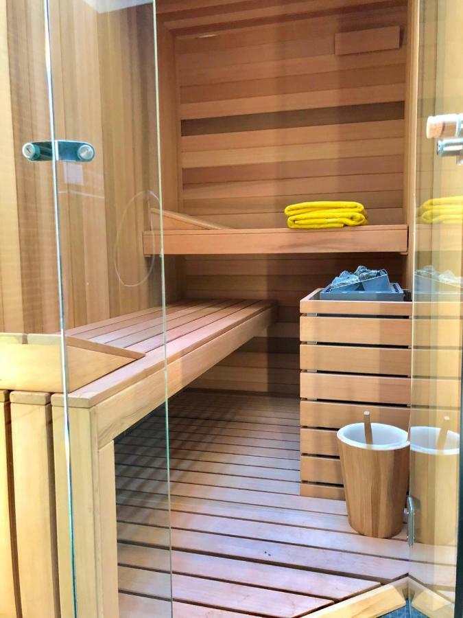 Castelli Delux Apartment Менаджо Екстериор снимка